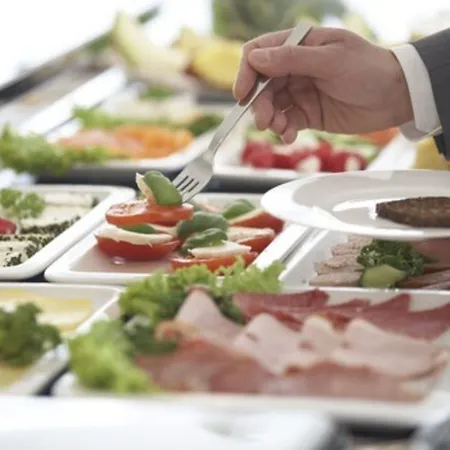 Maximilians فندق 3*