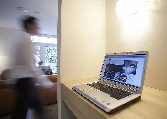 Maximilians 3* אסן